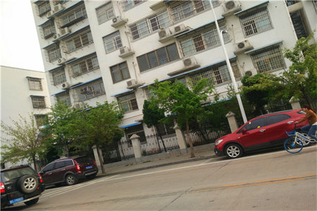 城南众鑫嘉园大2房，精装修，南北通透户型，得房率高，急